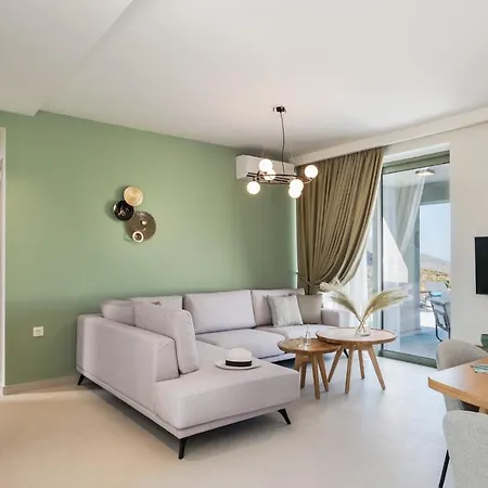 Luxurious Cretan Aura With Private Heated Pool, Jacuzzi And Playroom Βίλα